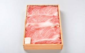 黒毛和牛すき焼き肉 (肩ロース・ロース)贈答用木箱入りギフト