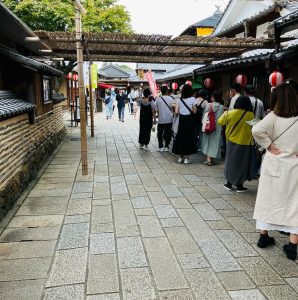 来る福招き猫まつり「福鈴 」プレゼントの行列➀