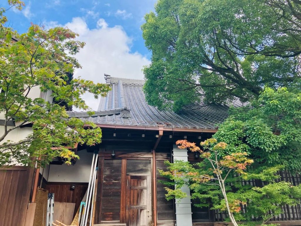 空気が乾燥していて涼しく秋を感じる伊勢おかげ横丁