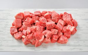 ビーフカレー・ビーフシチューに最適な黒毛和牛角切り肉の牛肉