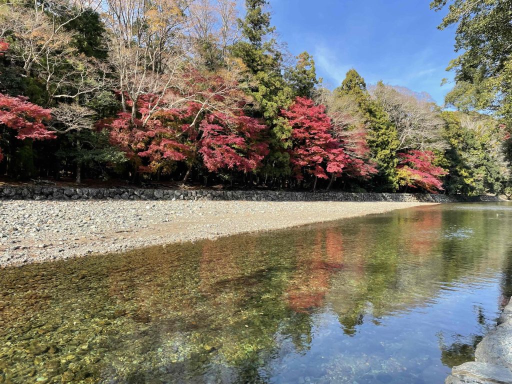 伊勢神宮内宮の紅葉