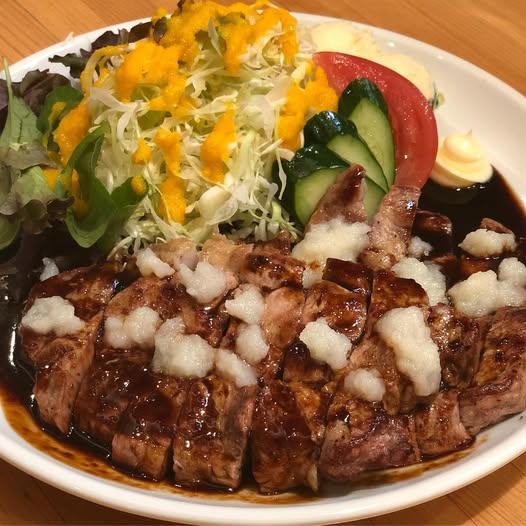 とんてきダブル追にんにく乗せ。