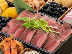 黒毛和牛ローストビーフが入ったお正月のおせち2 - コピー